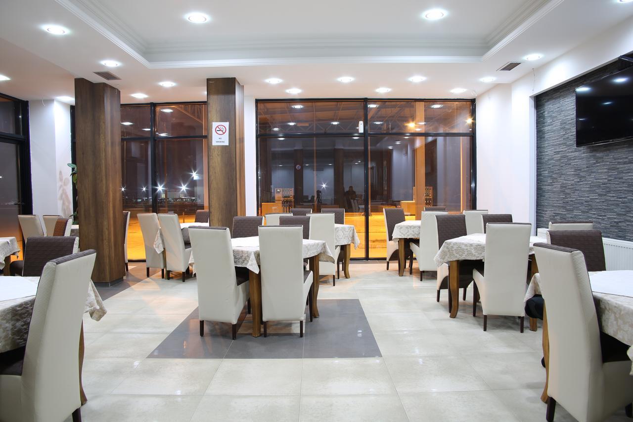 Hotel Rio Pristina Exterior foto